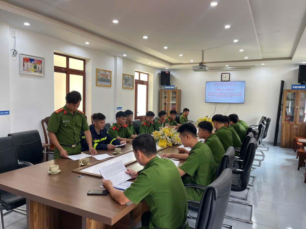 Đội Chữa cháy và cứu nạn, cứu hộ khu vực 5 triển khai nghiên cứu, thảo luận dự thảo Luật sửa đổi, bổ sung một số điều của 10 Luật liên quan đến an ninh trật tự
